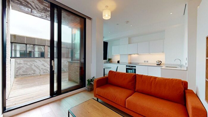 Studio To Rent In Highgate Hill, London, N19