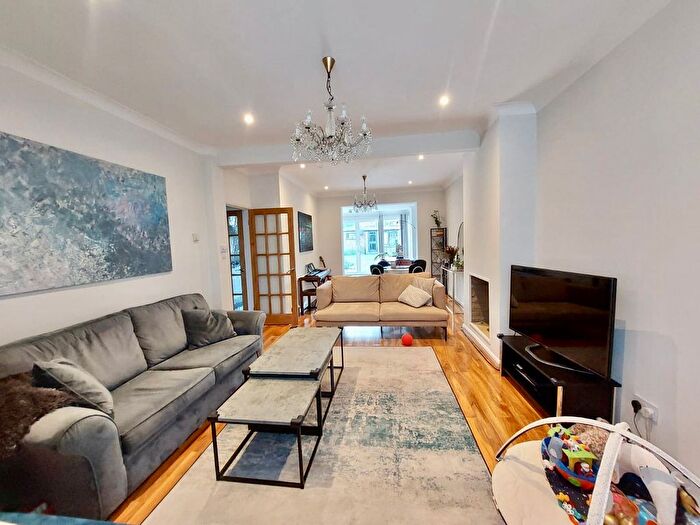 3 Bedroom Semi-Detached House To Rent In Salcombe Drive, Romford, RM6