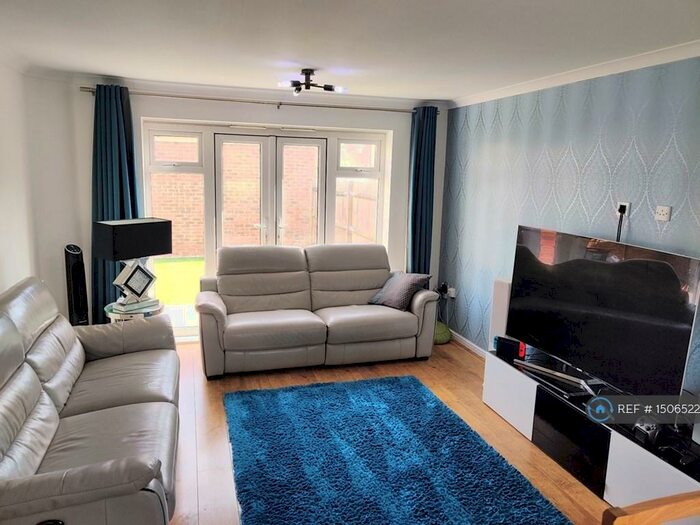 4 Bedroom Detached House To Rent In Redhouse Way, Swindon, SN25