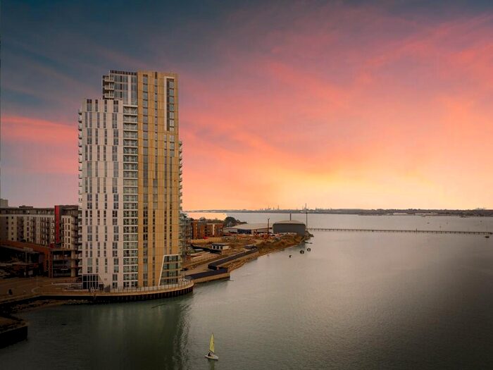 2 Bedroom Apartment To Rent In Centenary Plaza, Southampton, SO19