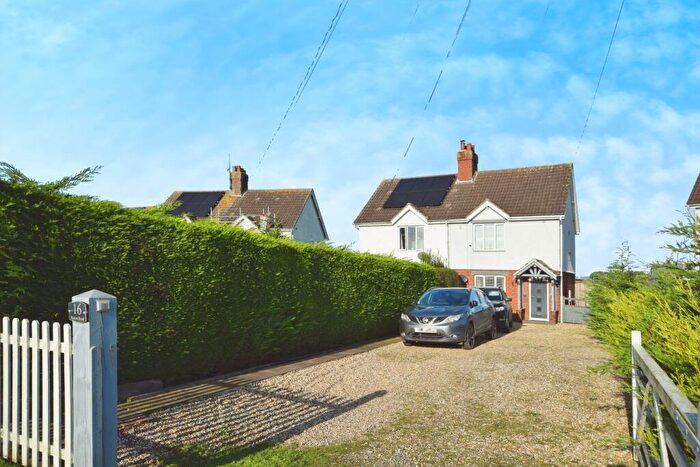 3 Bedroom Semi-Detached House For Sale In Station Road, Firsby, PE23