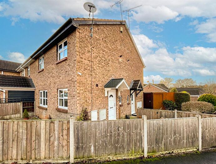 1 Bedroom Terraced House For Sale In Foxhill Drive, Glen Parva, Leicester, LE2