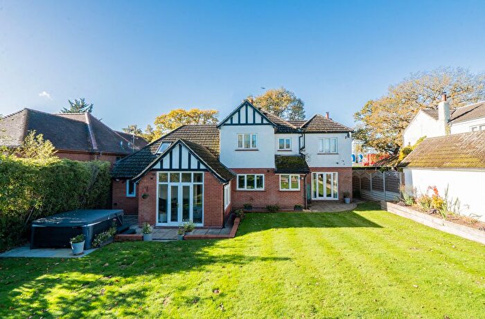 4 Bedroom Detached House For Sale In Newport Road, Woburn Sands, Milton Keynes, MK17