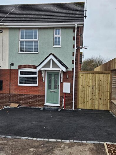 2 Bedroom End Of Terrace House To Rent In Worsdell Close, Coventry, CV1
