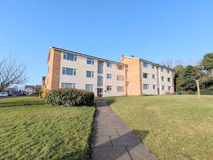 2 Bedroom Apartment To Rent In Warren Court, Birkdale, PR8