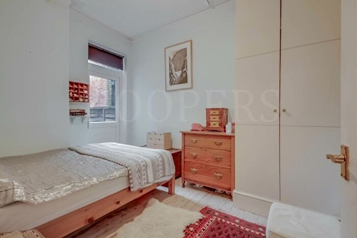 2 Bedroom Flat For Sale In Chapter Road, London, NW2