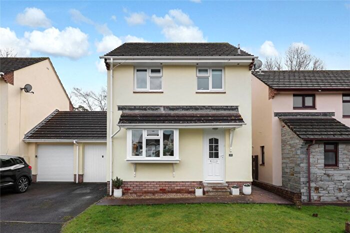 3 Bedroom Link Detached House For Sale In Magnolia Close, Barnstaple, Devon, EX32