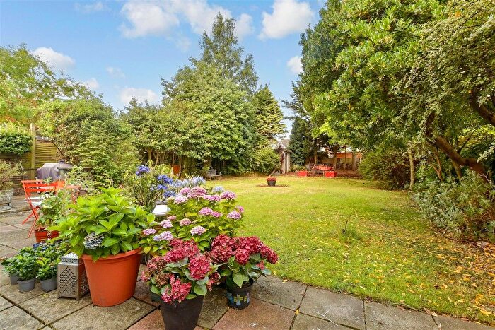 6 Bedroom Detached House For Sale In Elgin Road, Sutton, Surrey, SM1