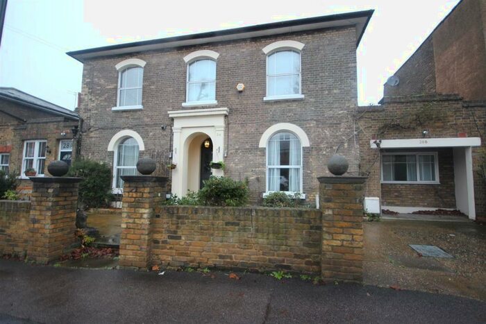 1 Bedroom Flat To Rent In Grosvenor Park Road, London, E17