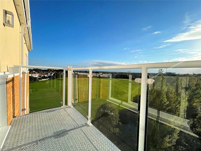 2 Bedroom Flat To Rent In Greenview Drive, Raynes Park, London, SW20