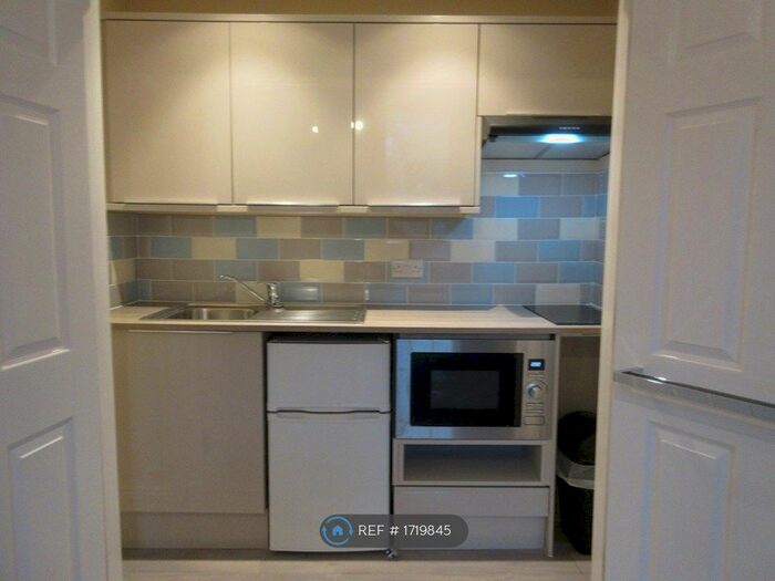 Studio To Rent In North Parade, Derby, DE1