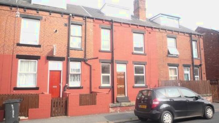2 Bedroom Terraced House To Rent In Westbourne Place, Beeston, Leeds LS11