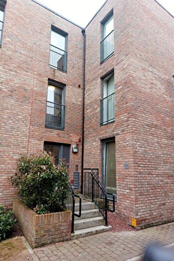 2 Bedroom Flat To Rent In Assembly Street, Edinburgh, EH6