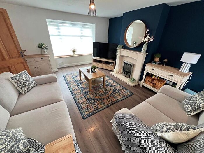 3 Bedroom Semi-Detached House For Sale In Burnley Road, Todmorden, OL14