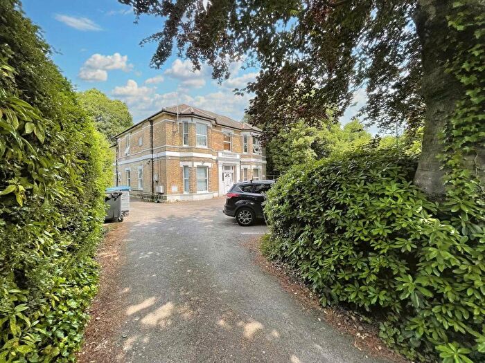 2 Bedroom Flat To Rent In Dean Park, Bournemouth, BH1