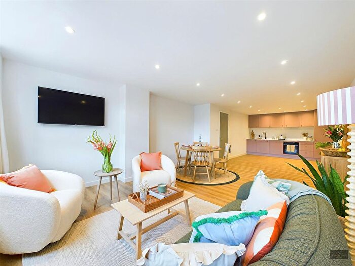 1 Bedroom Flat To Rent In South Street, Exeter, EX1