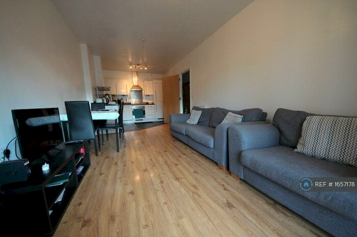 3 Bedroom Flat To Rent In Astral Court, Ruislip, HA4