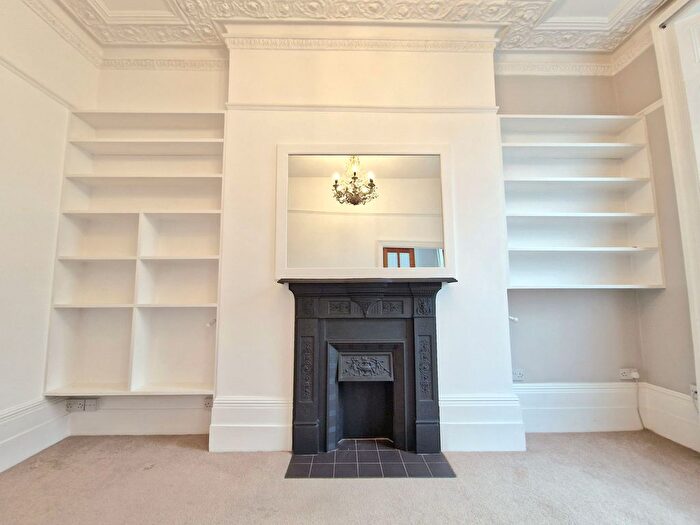 1 Bedroom Flat To Rent In Cambridge Gardens, London, W10