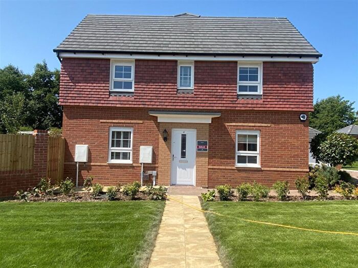 3 Bedroom Link Detached House To Rent In Storehouse Way, Havant, PO9
