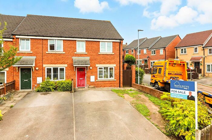 3 Bedroom End Of Terrace House For Sale In Wentcliffe Road, Knottingley, WF11
