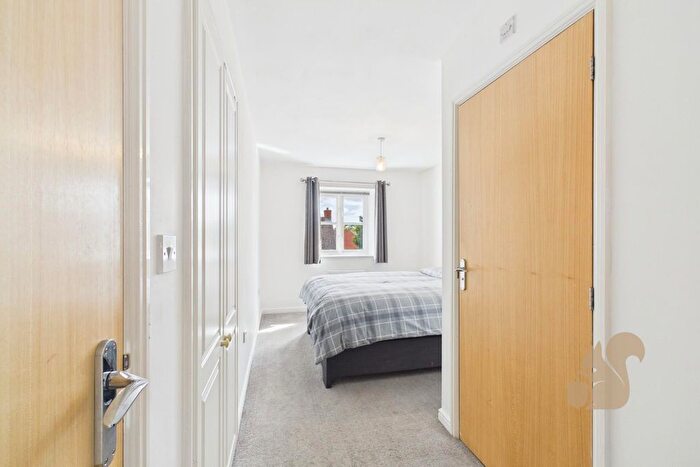 2 Bedroom Flat For Sale In Circular Road South, Colchester, CO2