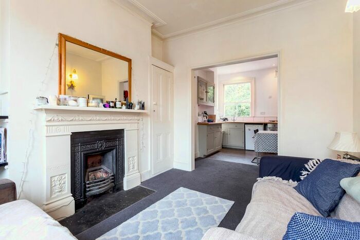 2 Bedroom Flat To Rent In Atherfold Road, London, SW9