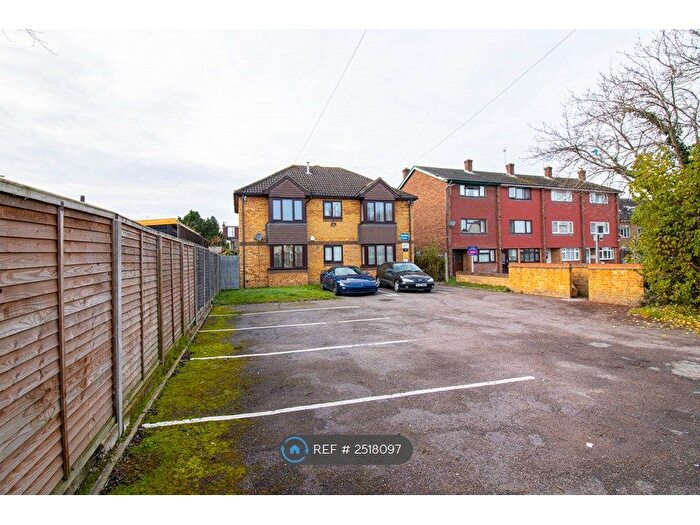 1 Bedroom Flat To Rent In Bettles Close, Uxbridge, UB8