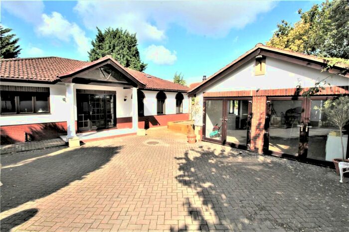4 Bedroom Bungalow To Rent In The Park, Cheltenham, Gloucestershire, GL50