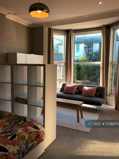 Studio To Rent In Auckland Road East, Southsea, PO5