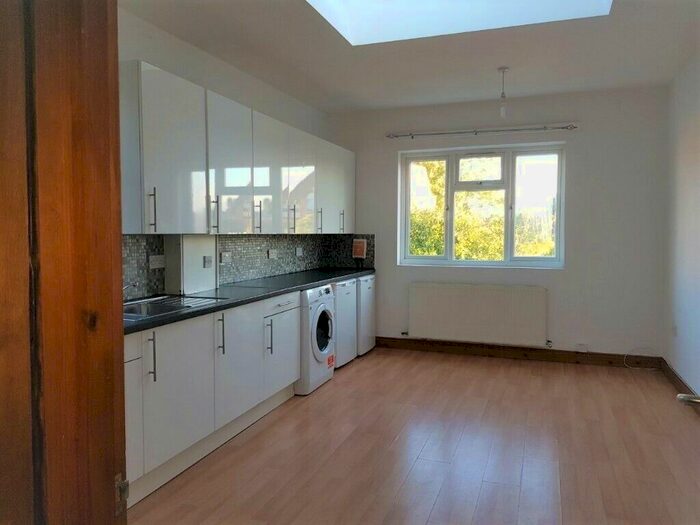 2 Bedroom Maisonette To Rent In Oxford Gardens, London W4