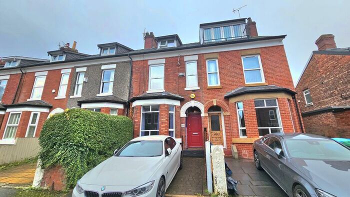 2 Bedroom Apartment To Rent In Warwick Avenue, West Didsbury, M20