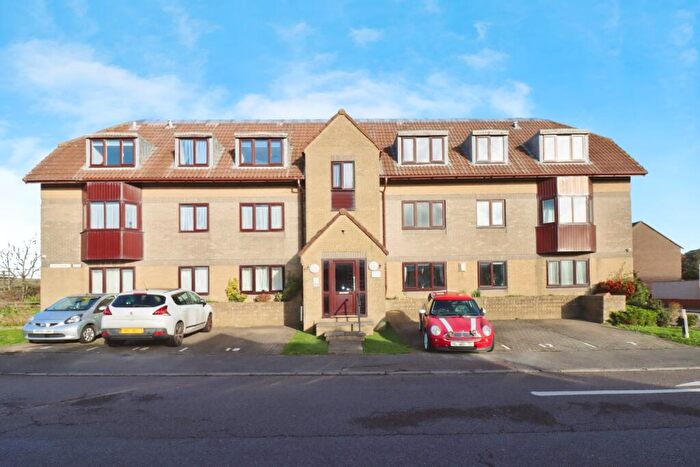 2 Bedroom Flat For Sale In Station Road, Bristol, Avon, BS35