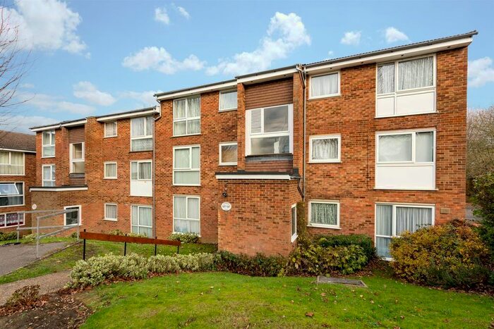 2 Bedroom Flat To Rent In Elstree Road, Woodhall Farm, Hemel Hempstead HP2