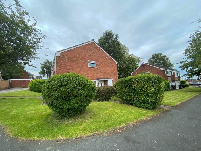 2 Bedroom Flat To Rent In Apperley Way, Halesowen, B63