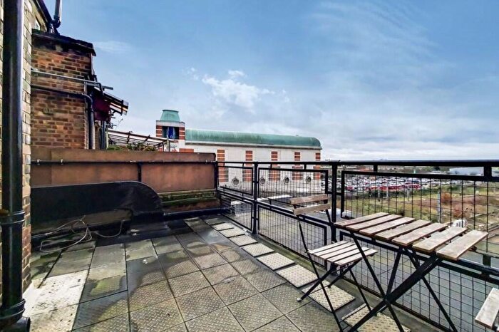 3 Bedroom Maisonette To Rent In Finchley Road, NW3