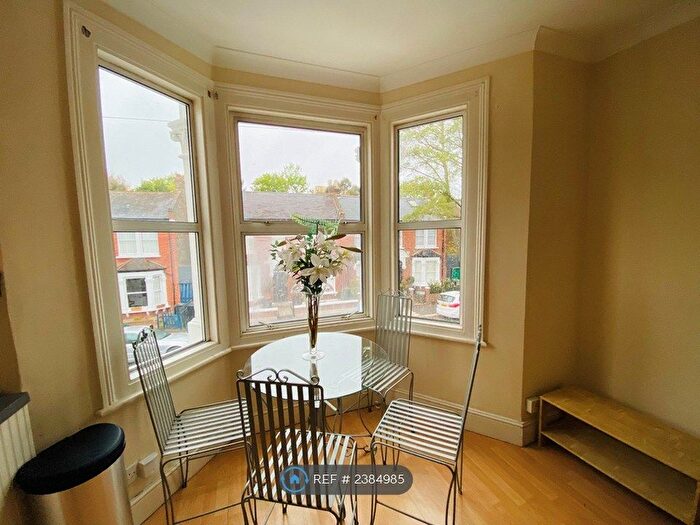 3 Bedroom Flat To Rent In Whitehall Gardens, London, W4