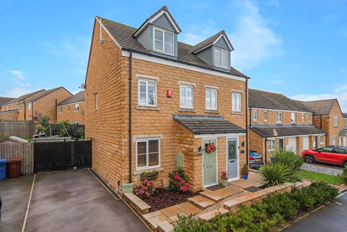 3 Bedroom Semi-Detached House For Sale In New Chapel Road, Penistone, S36