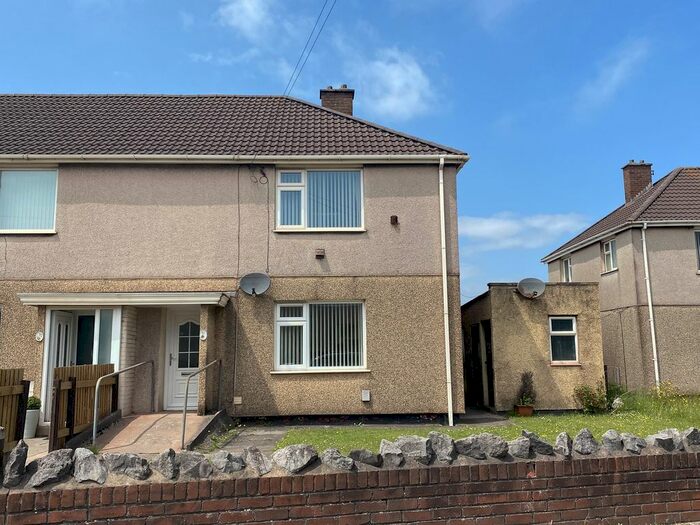 2 Bedroom Flat To Rent In Burke Avenue, Port Talbot, Neath Port Talbot., SA12