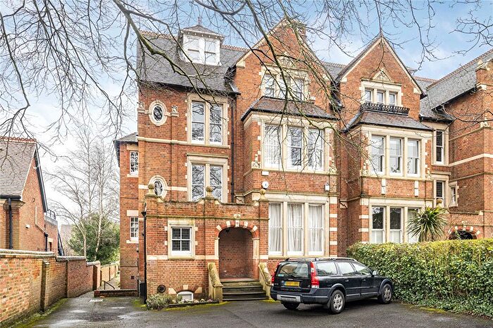 3 Bedroom Flat For Sale In Banbury Road, Central North Oxford, OX2