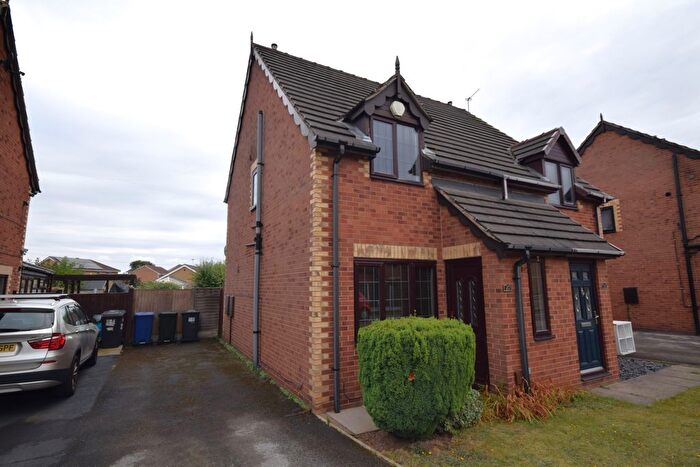 2 Bedroom Town House To Rent In Far Field Close, Edenthorpe, Doncaster, DN3