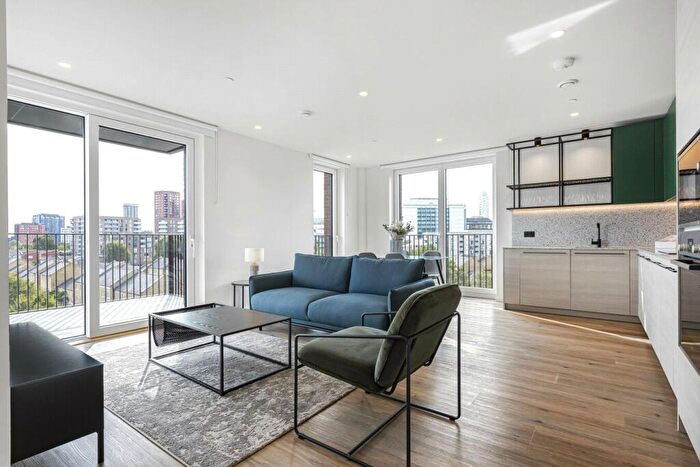 2 Bedroom Apartment To Rent In Hawser Lane, London, E14