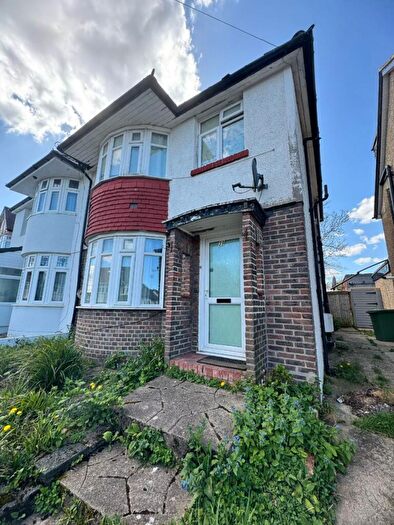 3 Bedroom Semi Detached House For Sale In Methuen Road, Edgware, London, HA8