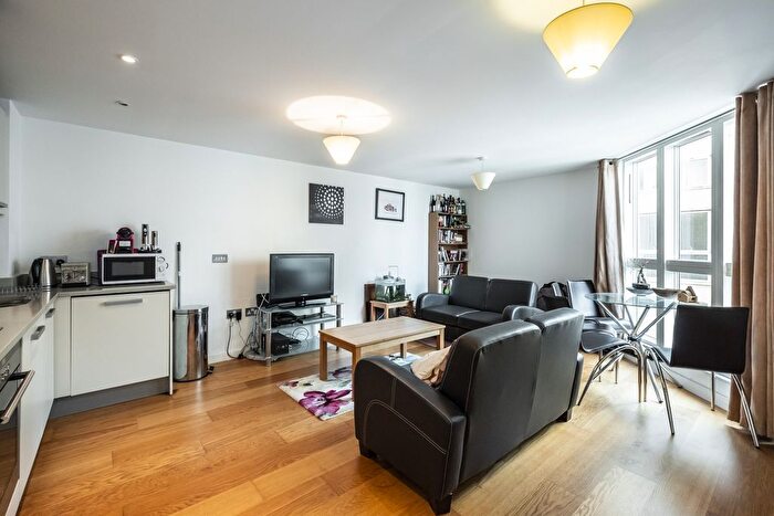 2 Bedroom Flat To Rent In Pavilion House, Canada Water, SE16
