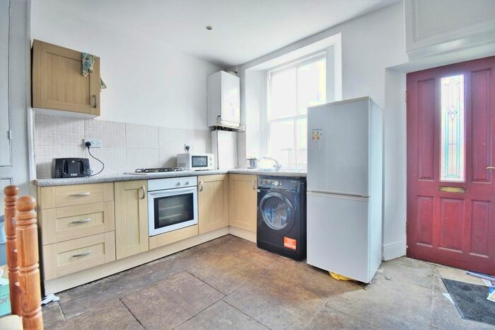 3 Bedroom Property To Rent In Hawthorn Terrace, Sheffield, S10