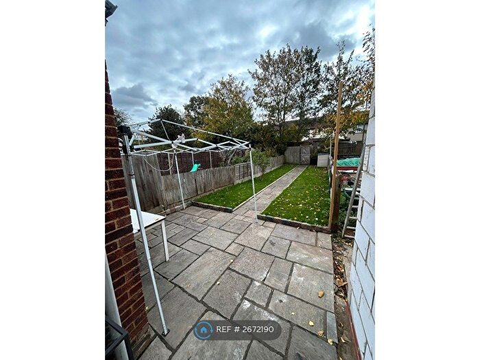 3 Bedroom Detached House To Rent In Highfield Road, London, N21
