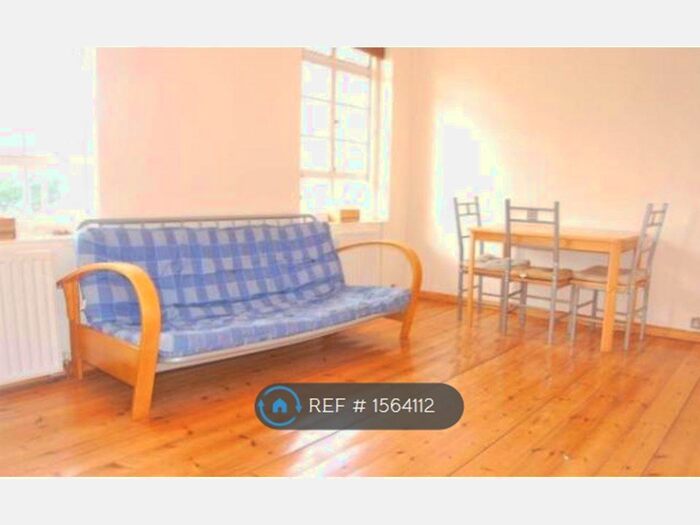 2 Bedroom Flat To Rent In Sutton Courtney House, London, SW17