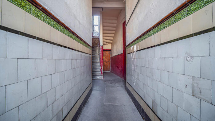 2 Bedroom Flat To Rent In /, Duke Street, Denistoun, G31