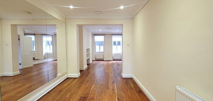 3 Bedroom Town House To Rent In Derby Street, London, W1J