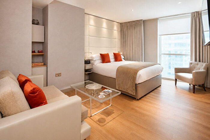 Apartment To Rent In Lower Thames Street, London, EC3R