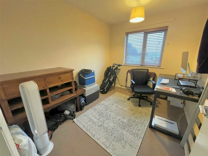 2 Bedroom Apartment To Rent In Saxon Close, Cricklade, Swindon